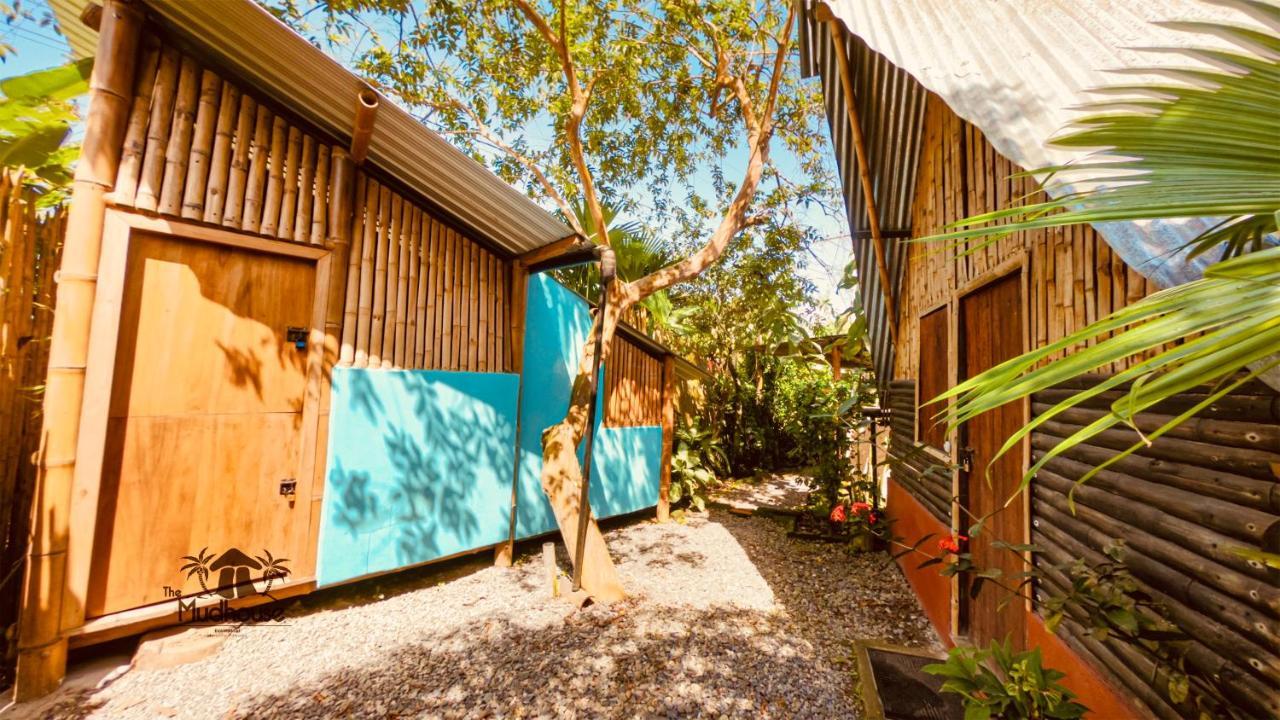 The Mudhouse Hostel Mompiche Esterno foto